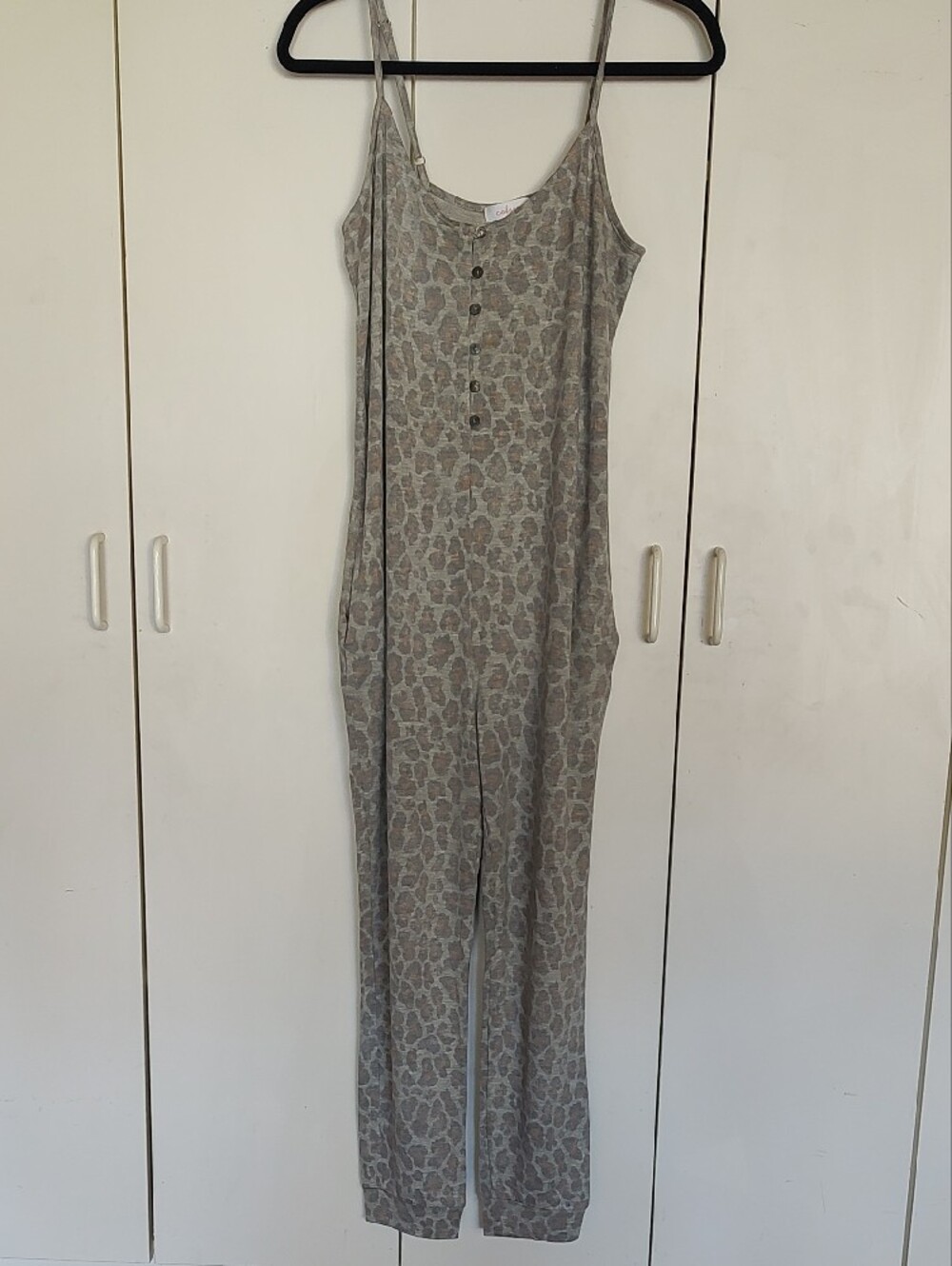 Colsie Beige-Grey Leopard Print Sleeveless Jumpsuit Onesie